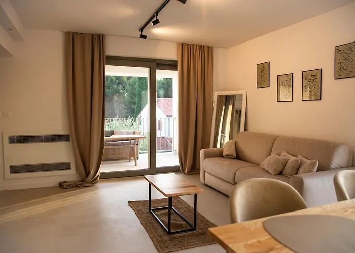 A-seven Apartment