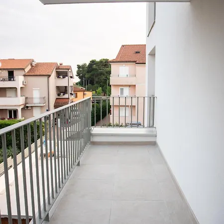 A-seven Apartment