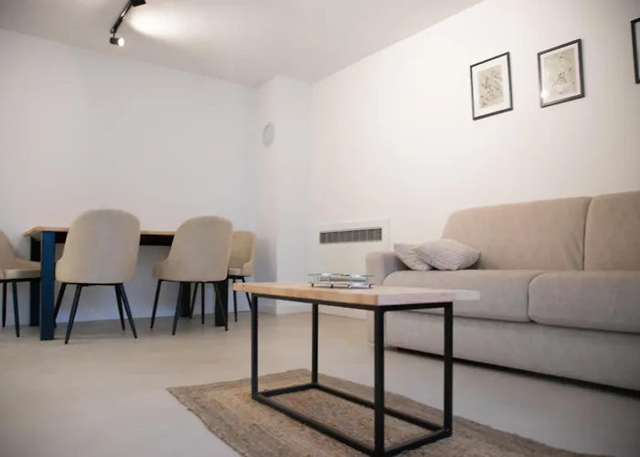 Διαμέρισμα A-seven