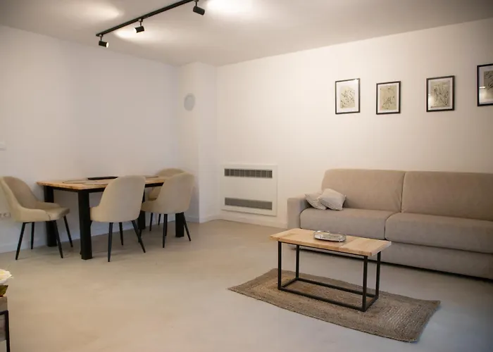 A-seven Ρόβινι