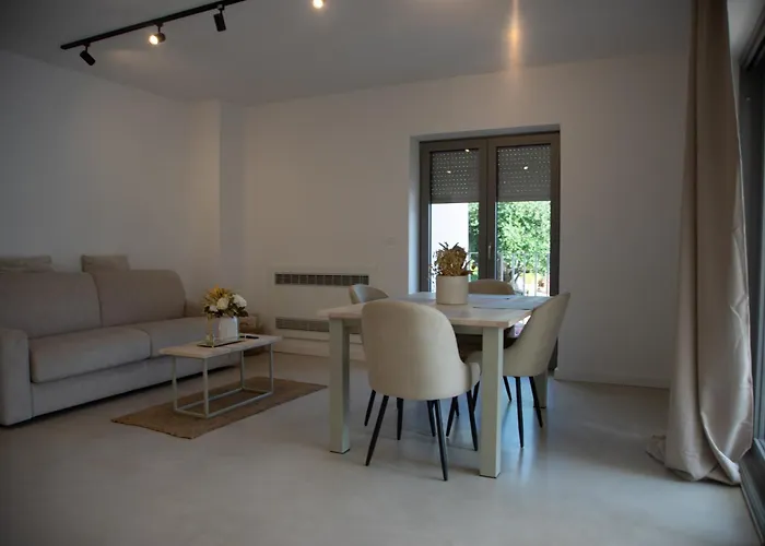 Διαμέρισμα A-seven